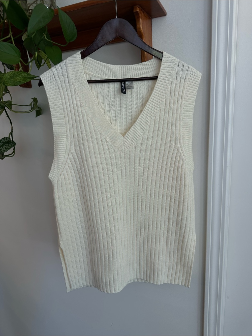 Cream Ribbed V-Neck Knit Vest
